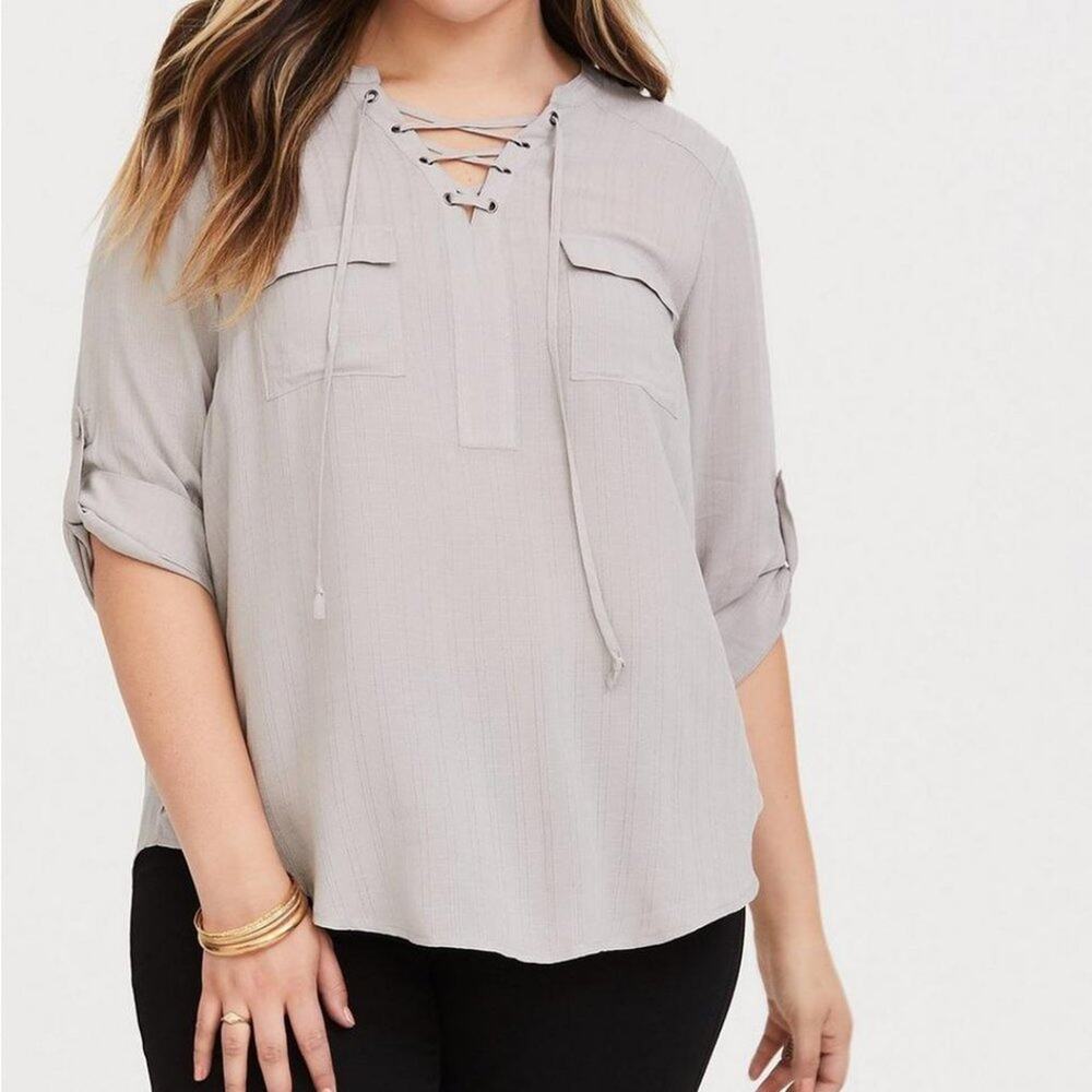 Torrid Harper Textured Woven Collared Lace-Up 3/4 Sleeve Blouse Ash Grey 1/1x